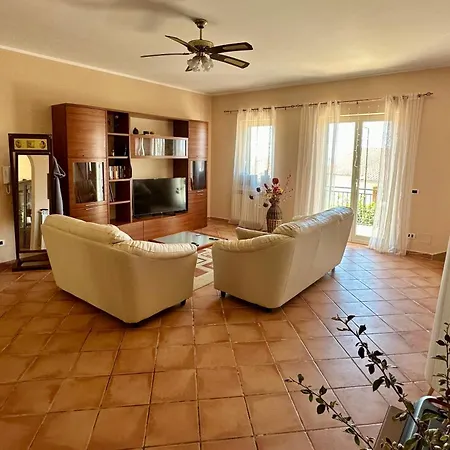 Villa In Scalea